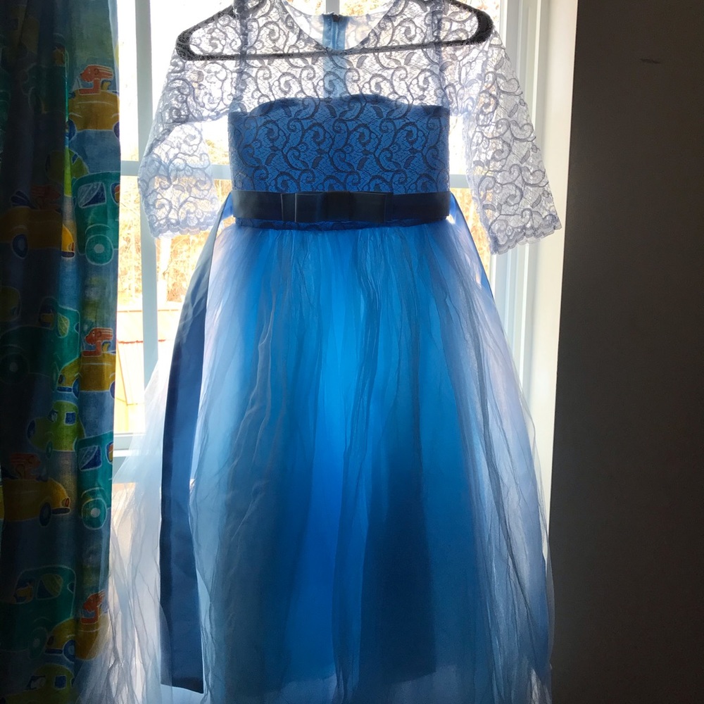 💐Princess pageant ball gown girls sz12 worn once